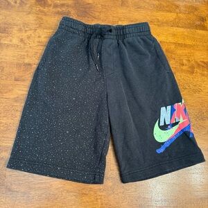 Nike Air Jordan Kids Black sweatpants Shorts size large